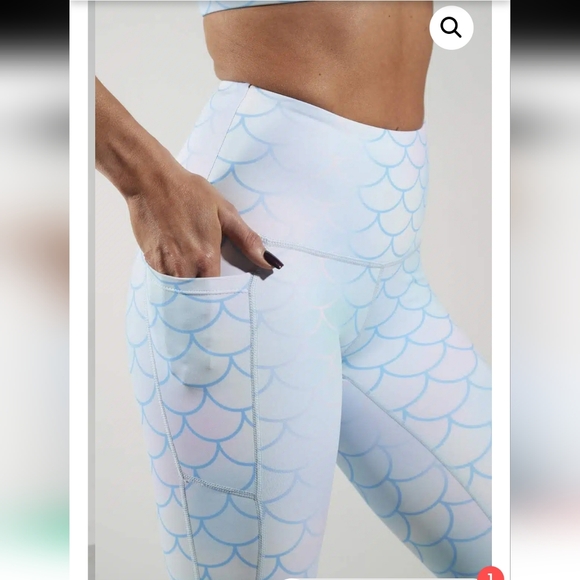 Feed me Fight Me Mermaid Set-Leggings Size M and Sports Bra Size XS - Picture 4 of 15
